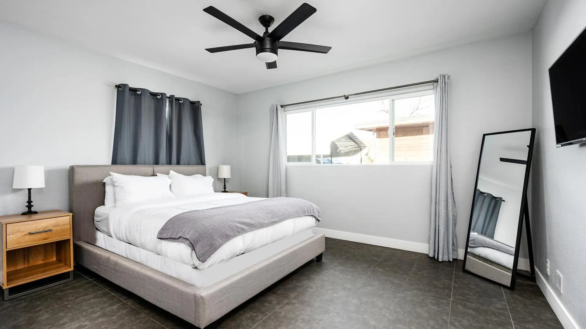 Cambridge By Porter Modern Home Wheated Pool Near El Dorado Park In سكوتسدايل